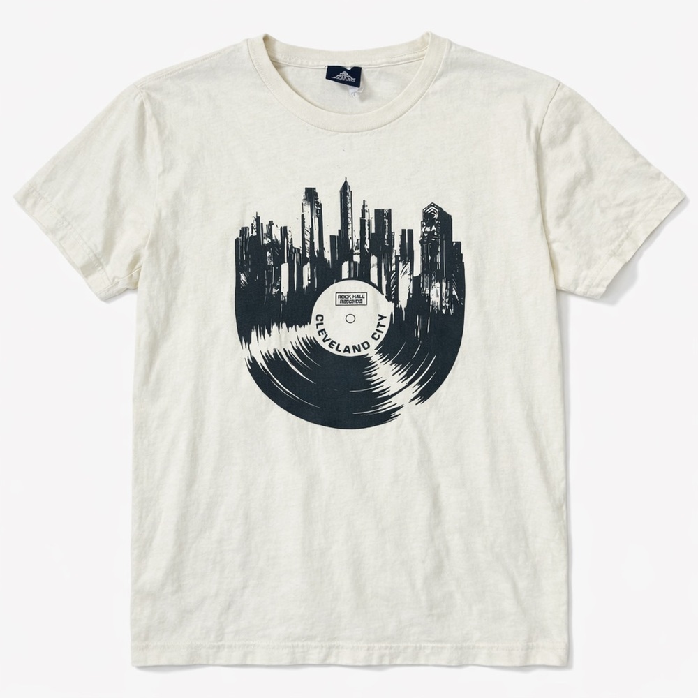 Cleveland City Rock Hall Records Hall of Fame Vinyl Skyline Graphic T-Shirt Sz M